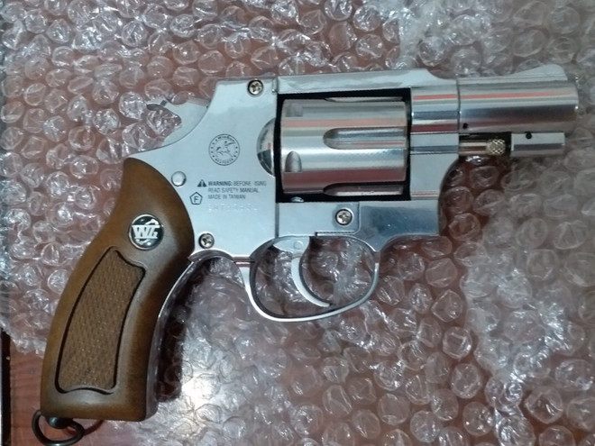 Đột kích cơ sở massage, thu giữ hơn 1,3kg ma túy và một khẩu súng ngắn ảnh 1