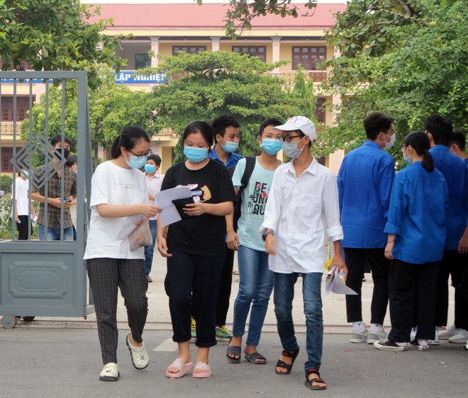 Hà Nam: Kỳ thi vào lớp 10 diễn ra nghiêm túc, an toàn phòng dịch ảnh 1