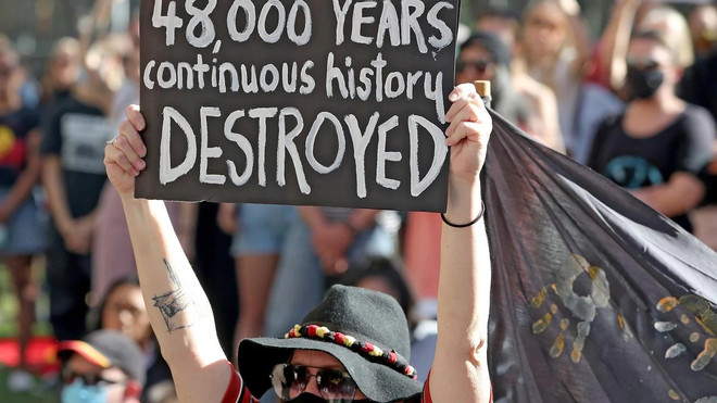 Chủ tịch tập đoàn Australia từ chức sau bê bối phá di tích 46.000 năm ảnh 1