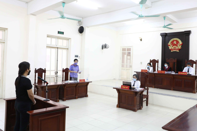 12 tháng tù giam với chủ quán karaoke chống đối lực lượng phòng dịch ảnh 1