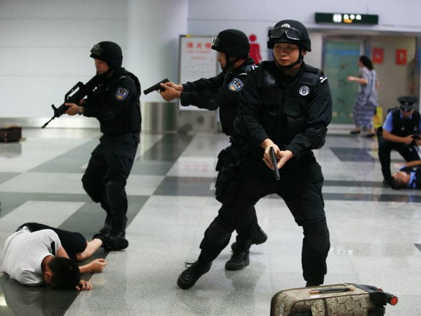 Trung Quốc diễn tập chống khủng bố quy mô lớn tại Bắc Kinh ảnh 1