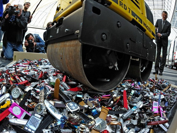 EU thu giữ khối lượng lớn hàng giả trị giá gần 1 tỷ USD ảnh 1