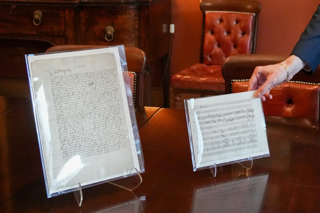 Đấu giá lá thư viết tay của Vua Henry VIII và bản nhạc của Mozart ảnh 1