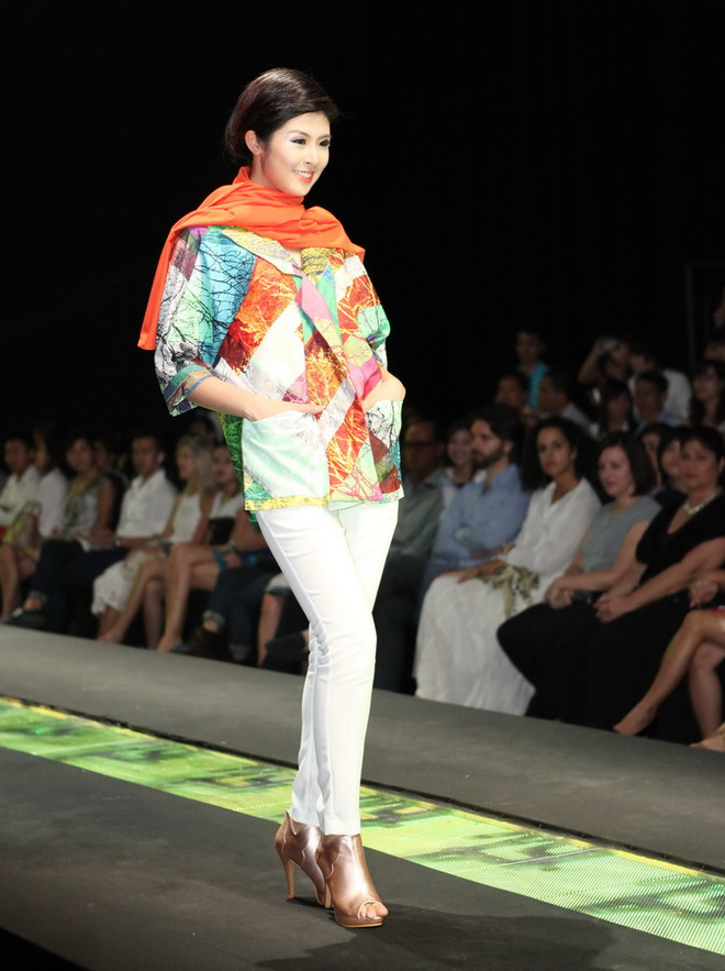 [Photo] Rực rỡ sắc màu cùng Tuần lễ thời trang Thu-Đông 2014 ảnh 5
