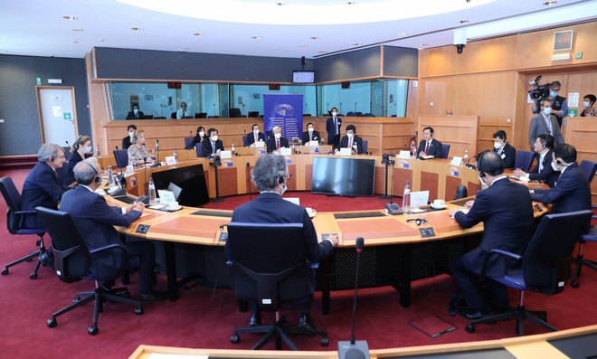 Chủ tịch Quốc hội Vương Đình Huệ hội đàm Chủ tịch Nghị viện châu Âu ảnh 2