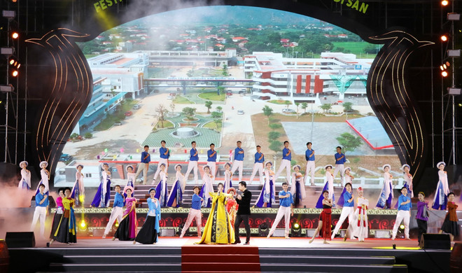 Festival Tràng An Kết nối Di sản-Ninh Bình: Hoa Lư vang mãi ngàn năm ảnh 1