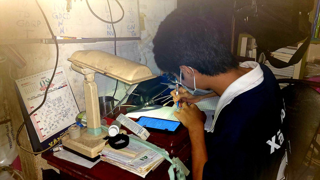 Bộ Tài chính đề xuất hỗ trợ học sinh mua máy tính học trực tuyến ảnh 1