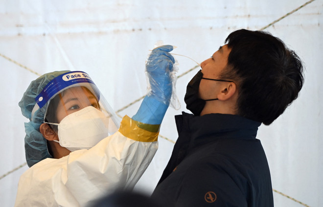 Hàn Quốc ghi nhận 2 ca tử vong đầu tiên liên quan tới biến thể Omicron ảnh 1