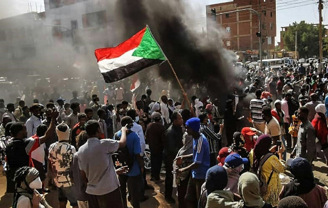 Lực lượng an ninh Sudan ngăn người biểu tình tiến tới Dinh Tổng thống ảnh 1