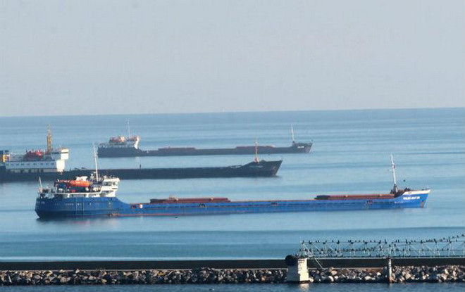 Thổ Nhĩ Kỳ bắt giữ 27 tàu buôn Nga kể từ sau vụ bắn hạ Su-24 ảnh 1