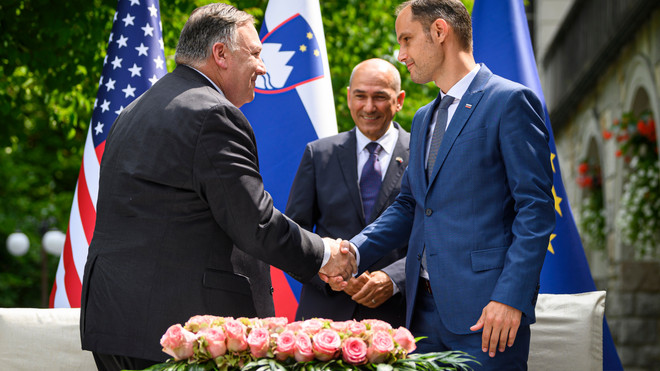 Mỹ, Slovenia ký thỏa thuận siết chặt quản lý mạng 5G ảnh 1