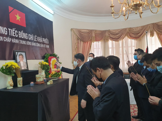 Lễ viếng nguyên Tổng Bí thư Lê Khả Phiêu tại ĐSQ Việt Nam tại Ai Cập ảnh 1