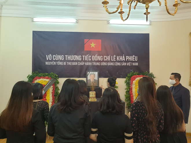Lễ viếng nguyên Tổng Bí thư Lê Khả Phiêu tại ĐSQ Việt Nam tại Ai Cập ảnh 2