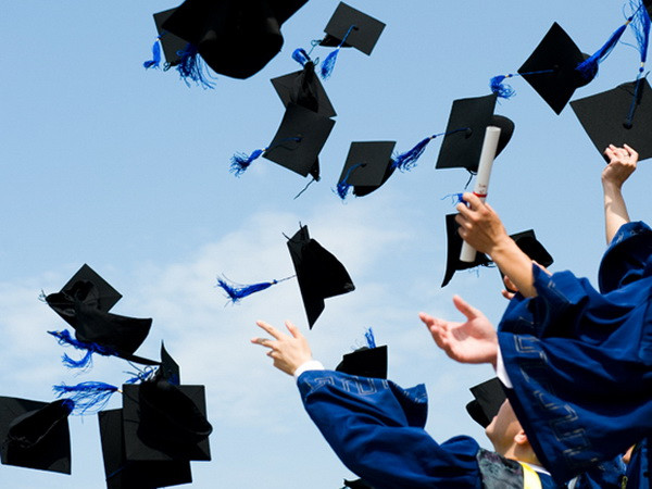 Đa số sinh viên tốt nghiệp tại Canada phải làm trái ngành ảnh 1