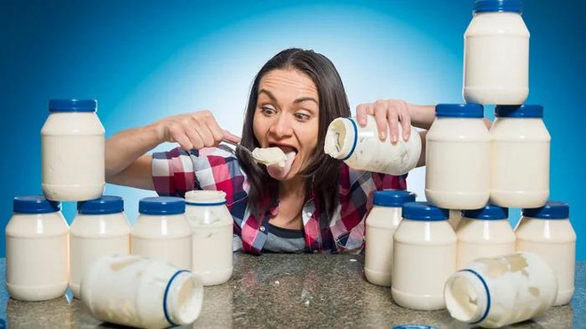 Mỹ: Giáo viên dạy toán lập kỷ lục Guinness về... ăn mayonnaise ảnh 1
