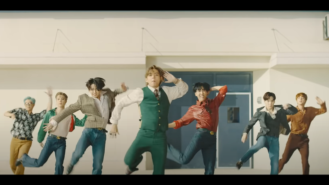"Dynamite" của BTS xác lập kỷ lục mới trên Youtube và Spotify. (Ảnh: Variety) Nhóm nhạc BTS tiếp tục gặt hái kỷ lục mới với MV 'Dynamite' ảnh 1