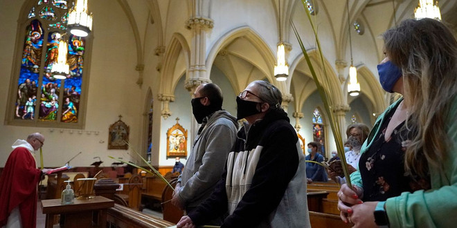 Nhiều quốc gia Châu Âu đón lễ Phục sinh thứ hai trong phong tỏa ảnh 1