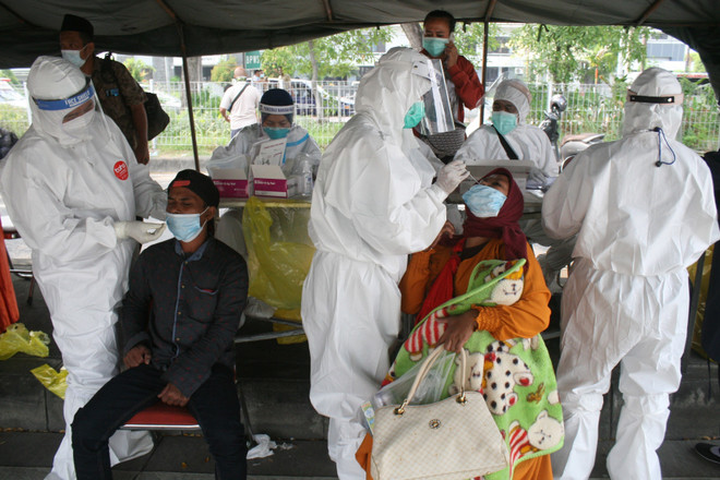 Indonesia có số ca nhiễm trong ngày cao, Philippines bị chậm vaccine ảnh 1