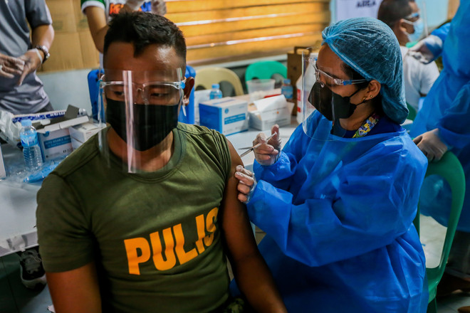 Indonesia có số ca nhiễm trong ngày cao, Philippines bị chậm vaccine ảnh 2