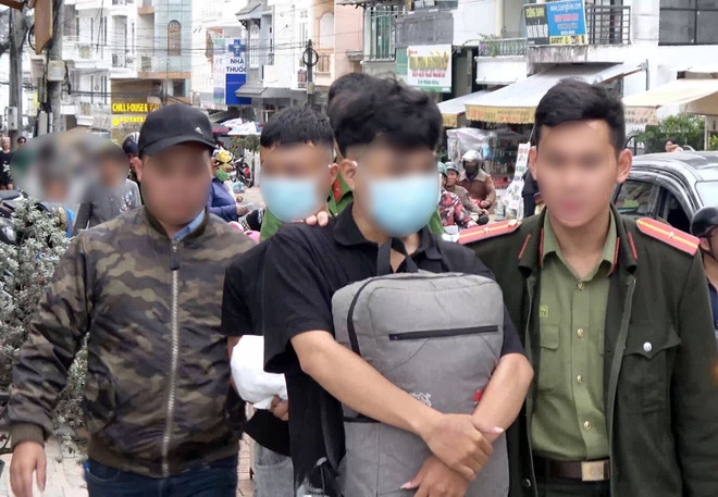 Lâm Đồng: Bắt giữ 2 đối tượng quảng cáo dịch vụ khiêu dâm để lừa đảo ảnh 2