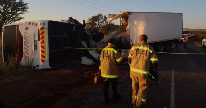 Tai nạn nghiêm trọng khiến ít nhất 15 người thiệt mạng tại Nam Phi ảnh 1