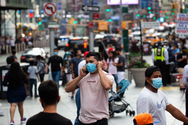 Người dân Mỹ lạc quan hơn về điều kiện kinh tế trong tháng 9 ảnh 1