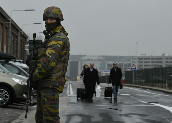 Các nước tiếp tục thắt chặt an ninh sau vụ khủng bố Brussels ảnh 1