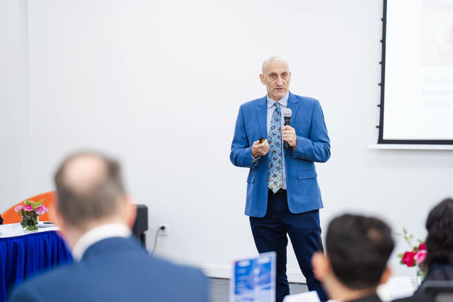 Giảng viên Tây dạy Lịch sử Việt: Điểm độc đáo tại Đại học VinUni ảnh 3