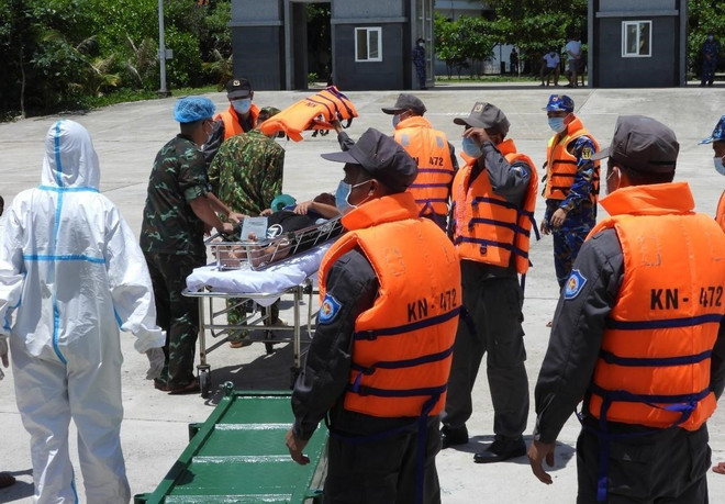 Khánh Hòa: Kịp thời đưa các bệnh nhân gặp nạn trên biển đi cấp cứu ảnh 1