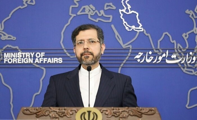 Người phát ngôn Bộ Ngoại giao Iran Saeed Khatibzadeh phát biểu tại cuộc họp báo ở Tehran ngày 9/6/2022. (Ảnh: IRNA/TTXVN) Iran có thể đảo ngược các bước đi đã thực hiện nếu đạt được thỏa thuận ảnh 1