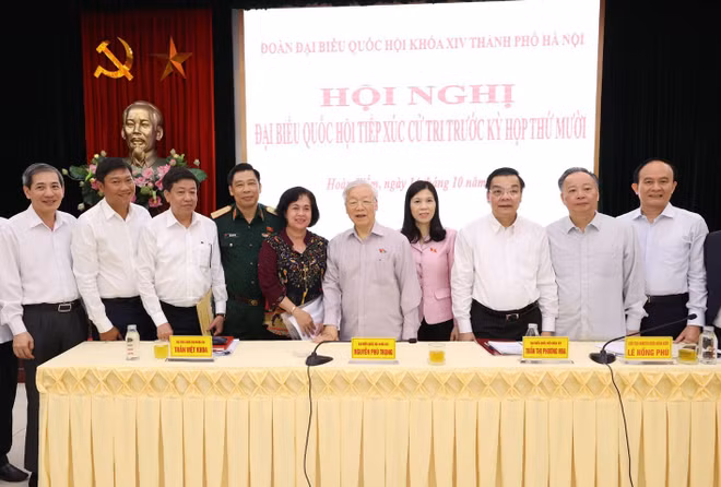[Photo] Tổng Bí thư, Chủ tịch nước tiếp xúc cử tri thành phố Hà Nội ảnh 11