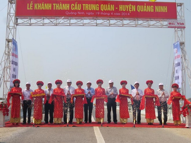 Quảng Bình: Cây cầu Trung Quán nối giao thương miền Tây ảnh 1