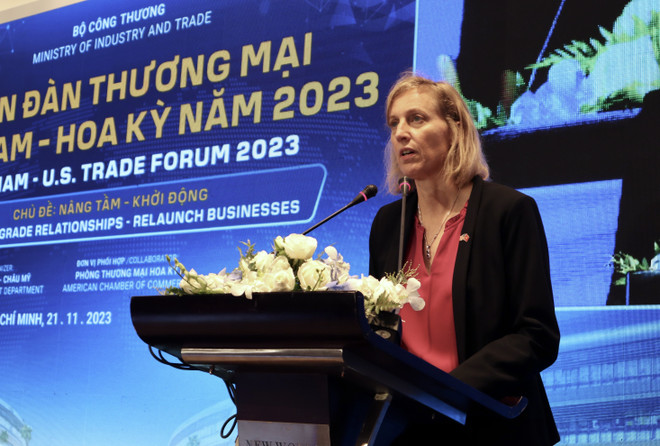 Bà Susan Burn, Tổng Lãnh sự Hoa Kỳ tại Thành phố Hồ Chí Minh, phát biểu tại Diễn đàn. (Ảnh: Xuân Anh/TTXVN) ttxvn_thuong mai viet nam hoa kỳ 3.jpg