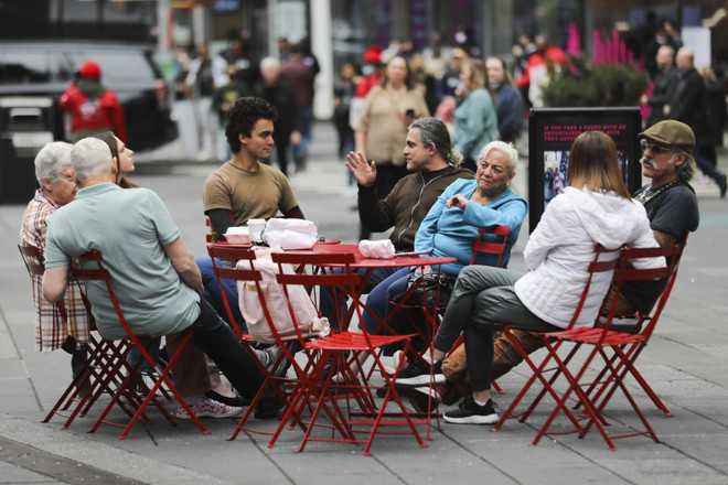 Số liệu phân tích nước thải cảnh báo dịch COVID-19 tăng trở lại tại Mỹ ảnh 1