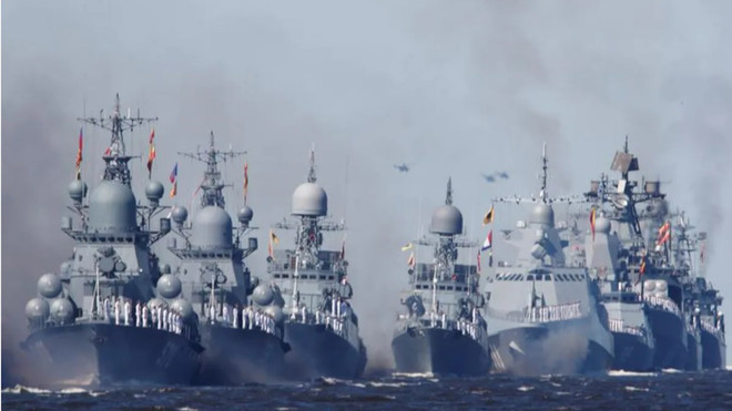 Các tàu chiến của Hải quân Nga. (Ảnh: Reuters) Khinh hạm NATO cố gắng do thám các tàu của Nga tham gia tập trận ảnh 1