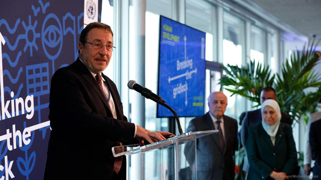Tổng Giám đốc UNDP Achim Steiner phát biểu tại Lễ công bố Báo cáo Phát triển Con người năm 2023-2024. (Nguồn: UNDP) UNDP.jpg
