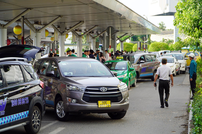 Sân bay Tân Sơn Nhất dự kiến đón gần 24 triệu lượt khách trong dịp Hè ảnh 2