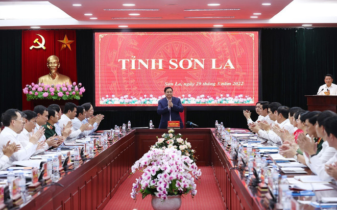 Thủ tướng Phạm Minh Chính chủ trì làm việc với lãnh đạo chủ chốt tỉnh Sơn La. (Ảnh: Dương Giang/TTXVN) Thủ tướng: Sơn La cần phát huy đoàn kết, tự lực, mạnh mẽ vươn lên ảnh 1