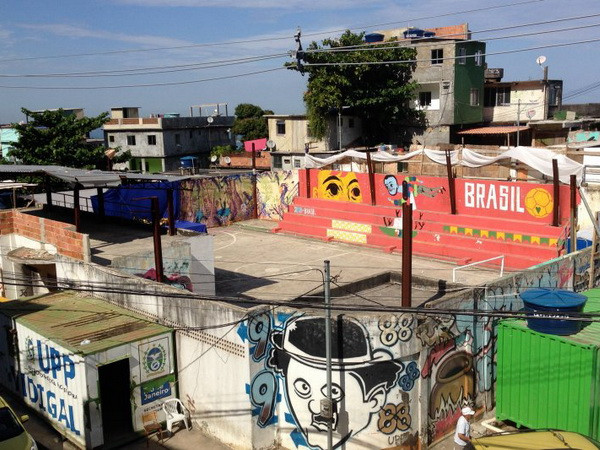 Bầu không khí World Cup náo nhiệt tại khu ổ chuột Vidigal ảnh 1