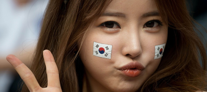 [Photo] Gương mặt khả ái của các nữ cổ động viên World Cup ảnh 1