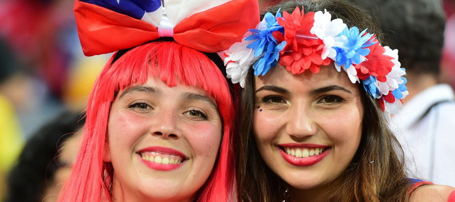 [Photo] Gương mặt khả ái của các nữ cổ động viên World Cup ảnh 6