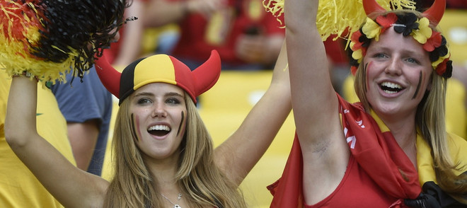 [Photo] Gương mặt khả ái của các nữ cổ động viên World Cup ảnh 3