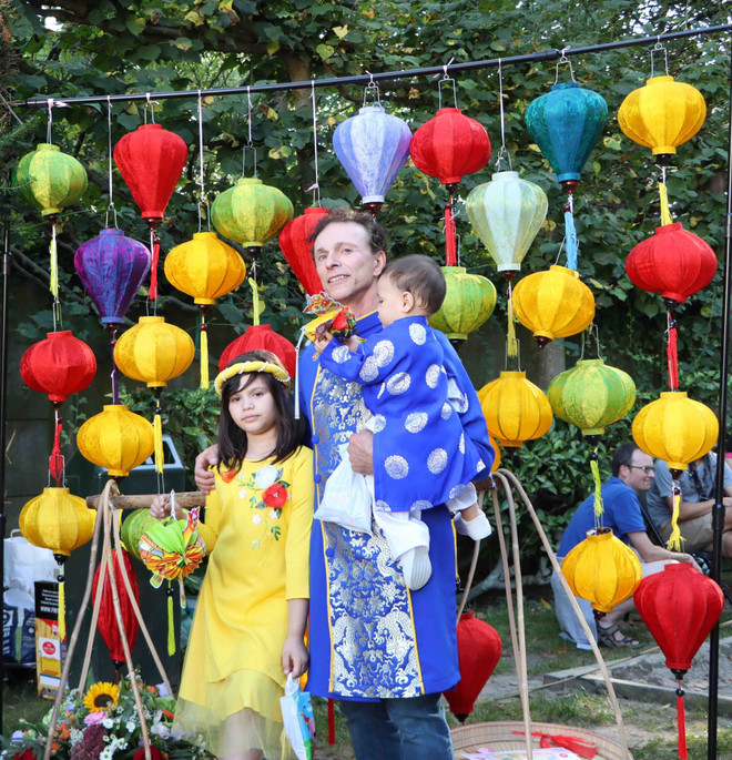 Trẻ em Việt tại Bỉ và Hà Lan vui đón Tết Trung Thu, Ngày hội Gia đình ảnh 2