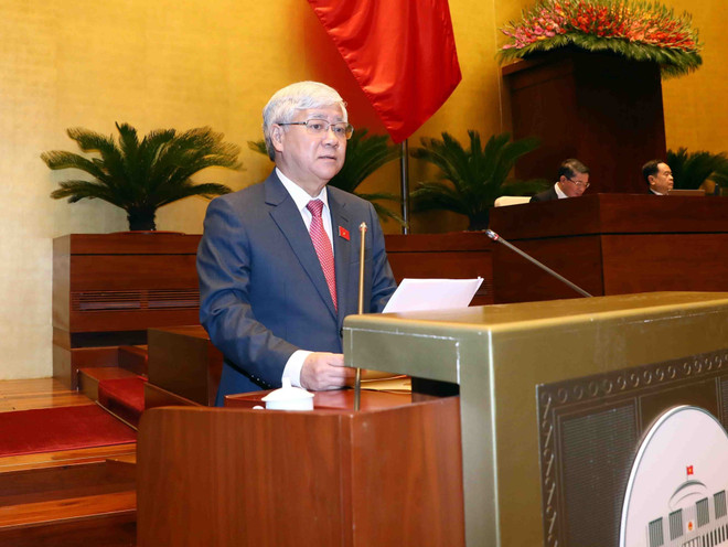 Chủ tịch Uỷ ban Trung ương Mặt trận Tổ quốc Việt Nam Đỗ Văn Chiến trình bày Báo cáo tổng hợp ý kiến, kiến nghị của cử tri và Nhân dân gửi đến Kỳ họp thứ 4, Quốc hội khoá XV. (Ảnh: Phạm Kiên/TTXVN) Kỳ họp thứ 4: 5 nội dung lớn được cử tri kiến nghị tới Quốc hội ảnh 2