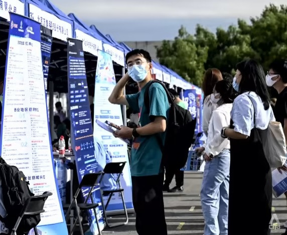 Kỳ lạ hiện tượng nhận lương để làm "con ngoan" ở Trung Quốc ảnh 2