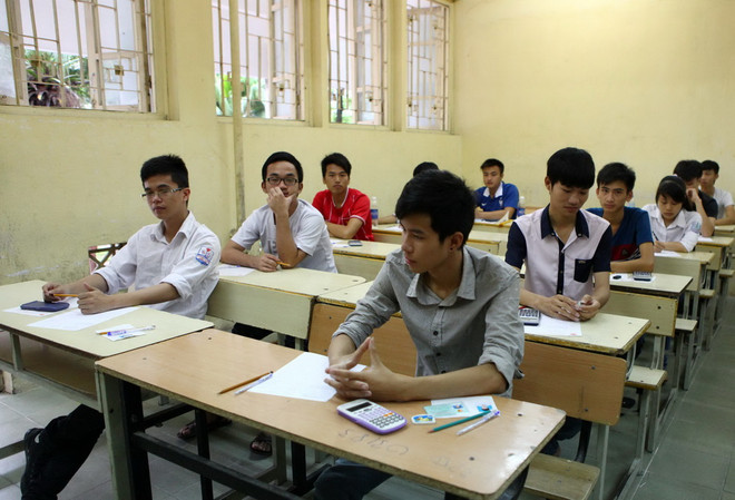 [Photo] Kết thúc môn thi cuối Kỳ thi tuyển sinh đại học đợt 1 ảnh 3