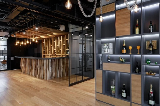 Moet Hennessy dọa ngừng cung cấp rượu vang cho thị trường Nga ảnh 1