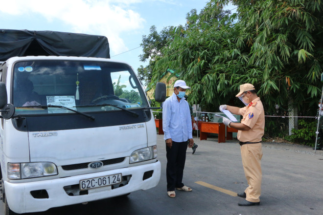 Long An dừng tất cả các trạm kiểm tra quy định phòng, chống dịch ảnh 1
