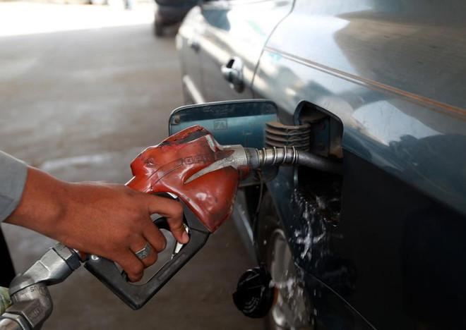 Giá dầu vẫn trong xu hướng giảm do nguồn cung dư thừa ảnh 1