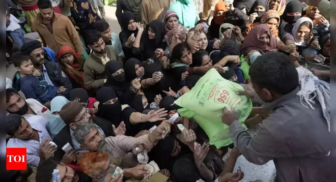 Chen lấn tại các điểm cứu trợ ở Pakistan khiến 16 người thiệt mạng ảnh 1